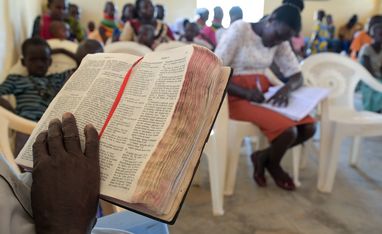 ACK Anglican Church of Kenya, evangelischer Gottesdienst am Sonntag in der St. Pauls Kirche, Turkana Volksgruppe