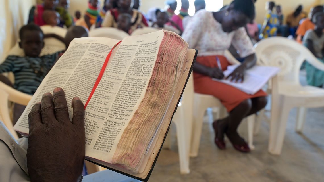 ACK Anglican Church of Kenya, evangelischer Gottesdienst am Sonntag in der St. Pauls Kirche, Turkana Volksgruppe